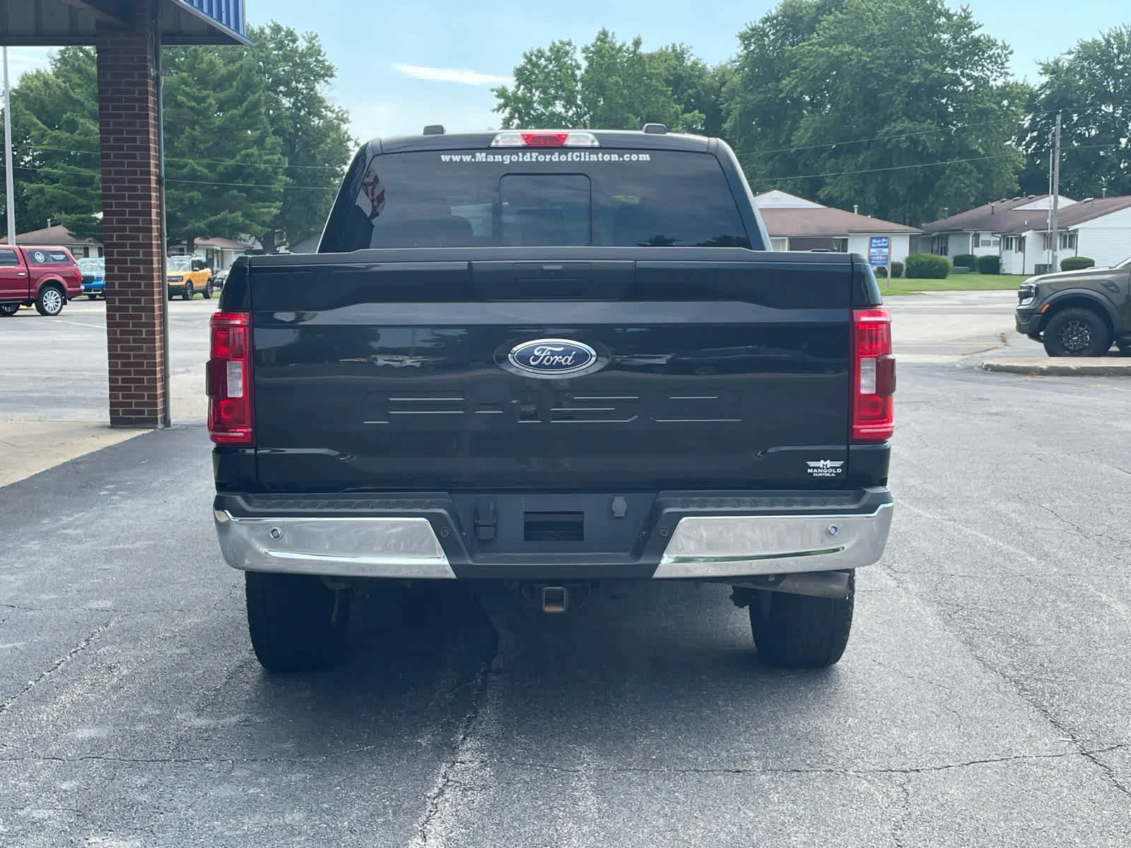 Used 2023 Agate Black Metallic Ford XLT image 4