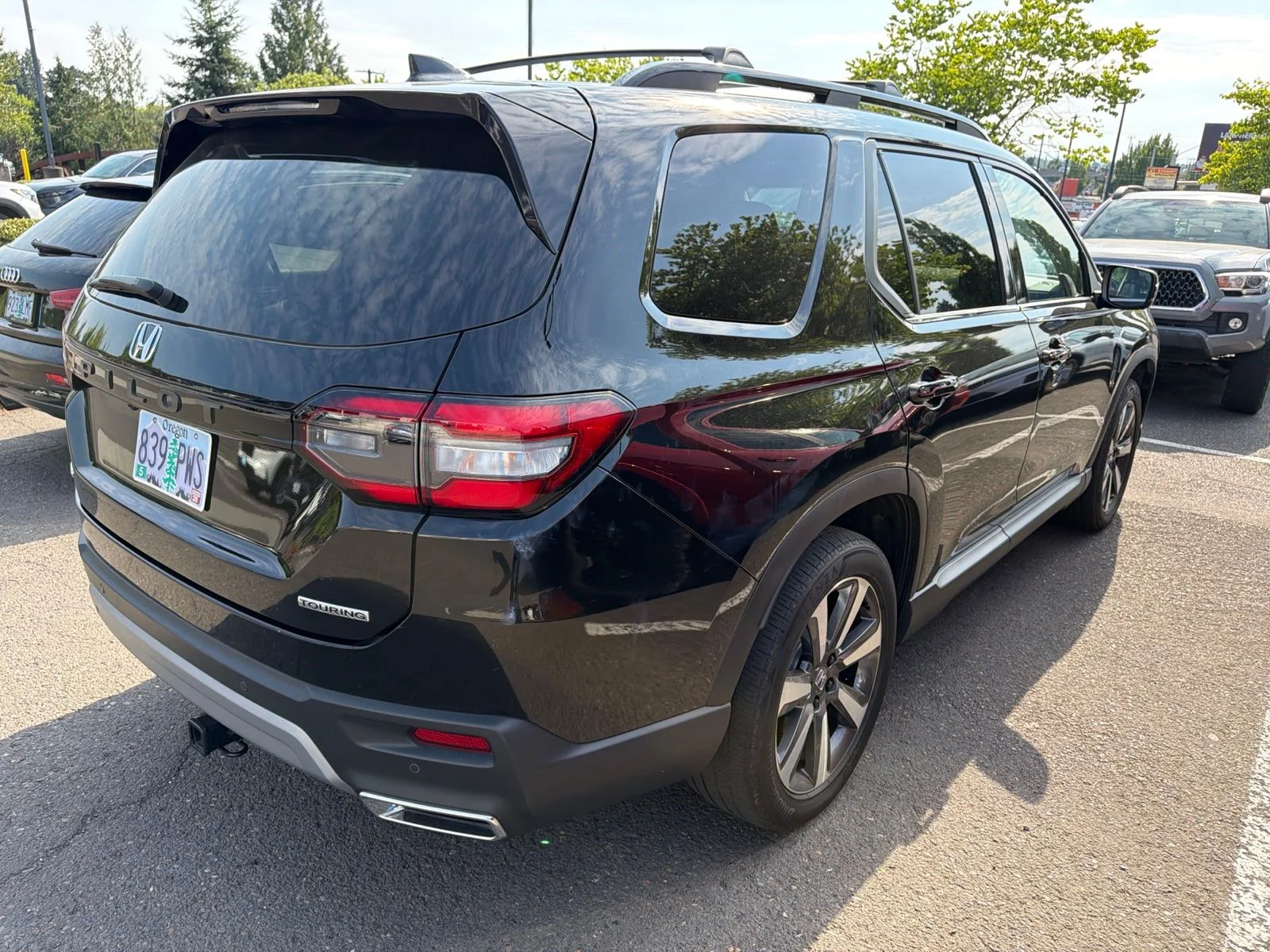 Used 2025 Crystal Black Pearl Honda Touring image 4