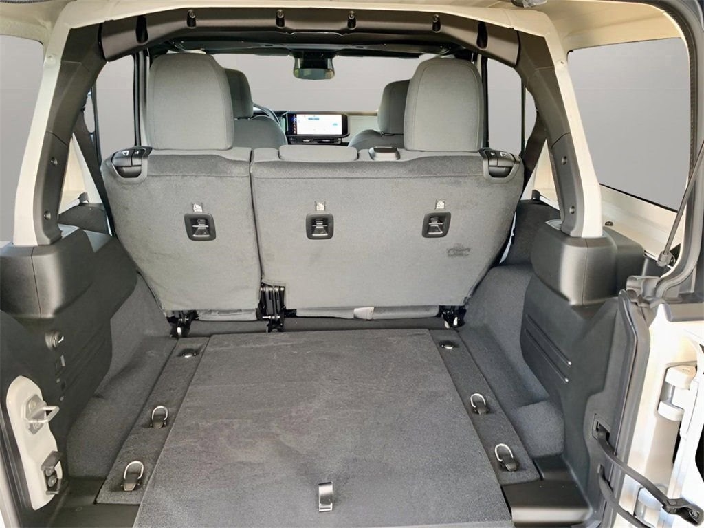 New 2026 Bright White Clear-Coat Exterior Paint Jeep Sport S image 21