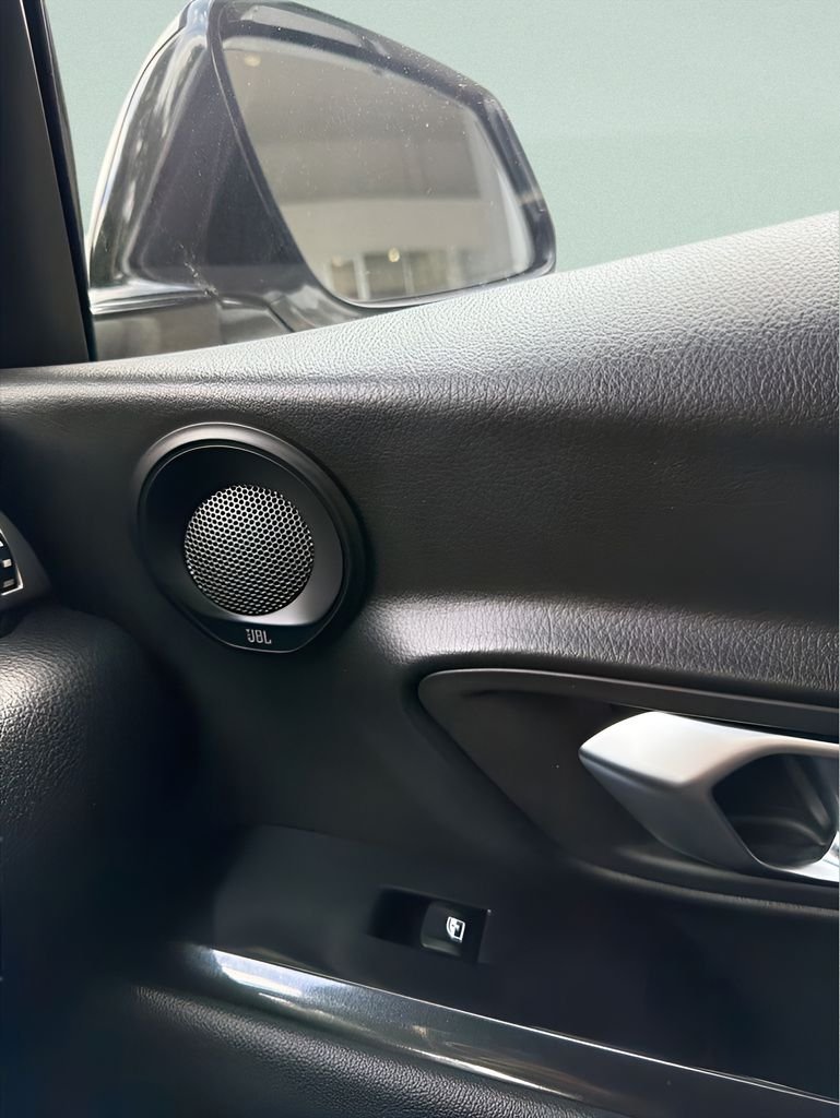 Used 2020  Toyota 3.0 image 10
