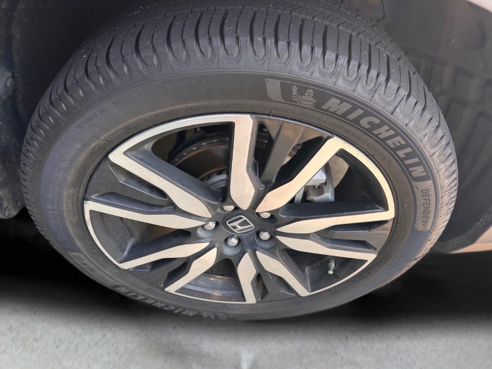 2021 Honda Pilot Touring - Photo 15