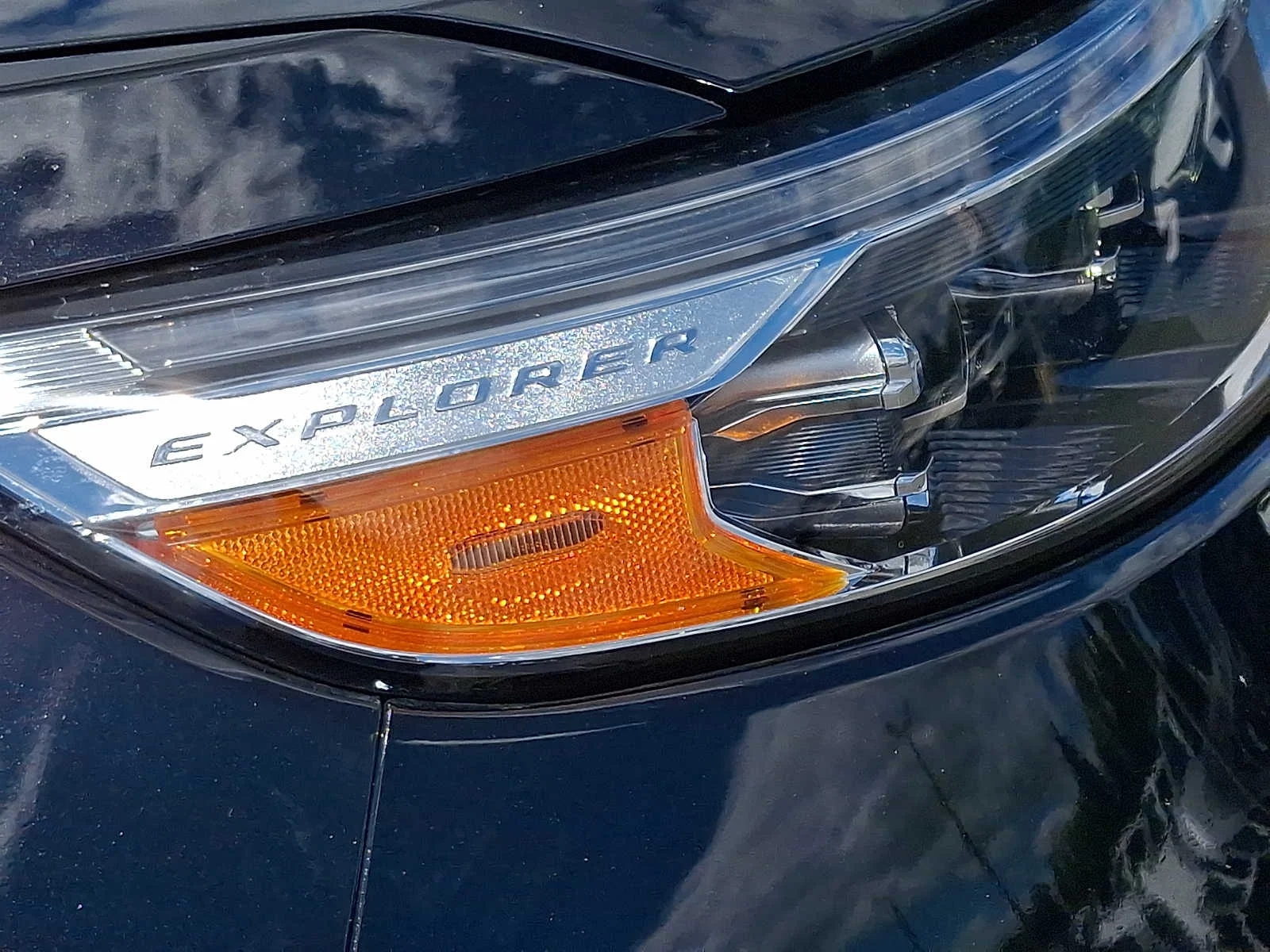 Used 2021 Agate Black Metallic Ford XLT image 9
