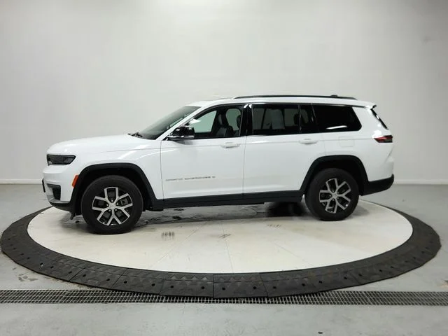 Used 2024 White Jeep Limited image 5