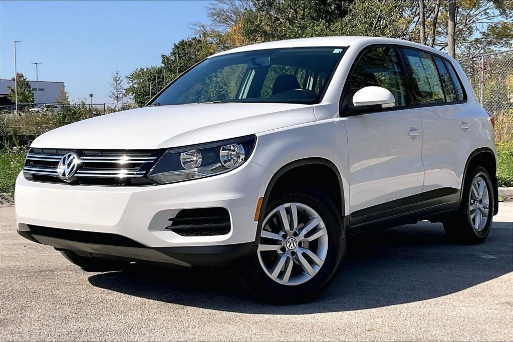 Used 2013 Volkswagen Tiguan S with VIN WVGAV7AX8DW555366 for sale in Palatine, IL