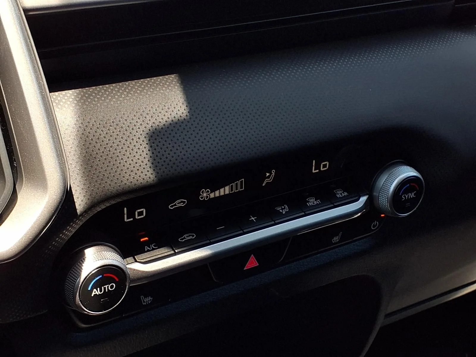 New 2026 Wind Chill Pearl Mazda Preferred AWD image 10