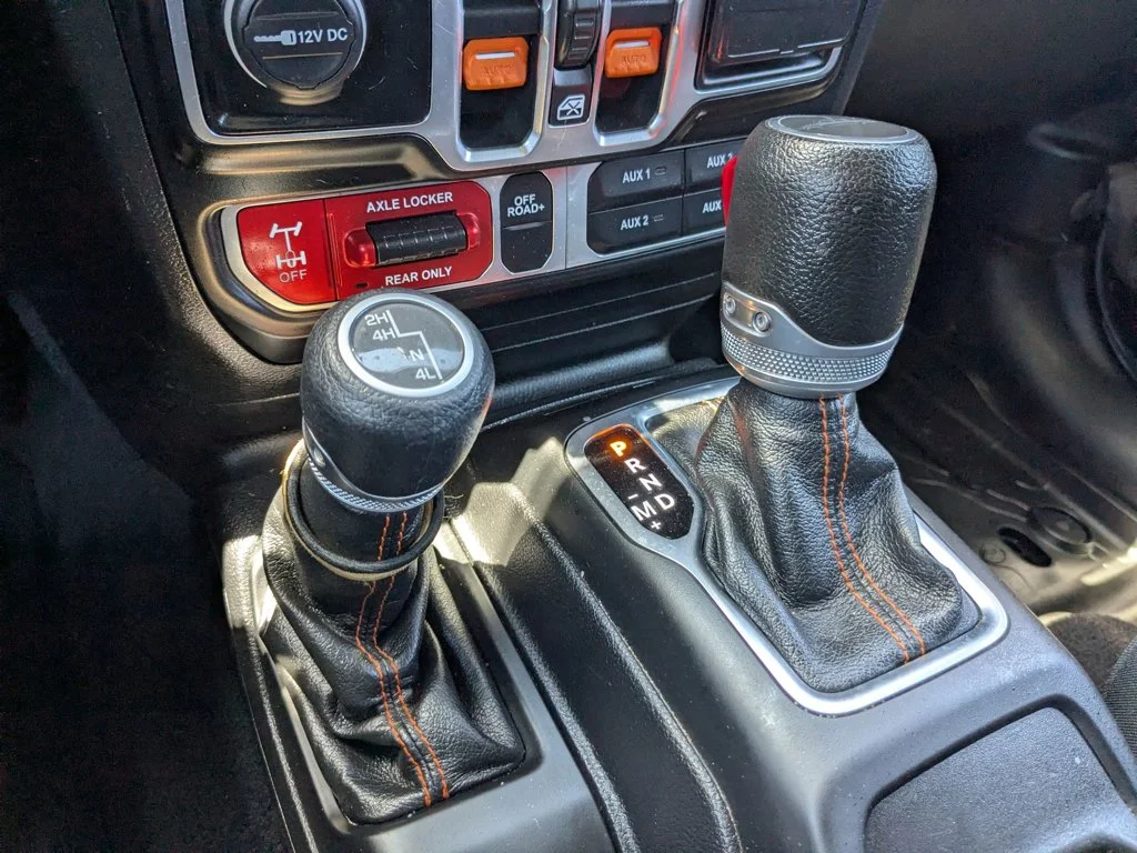 Used 2020 Black Clearcoat Jeep Mojave image 20