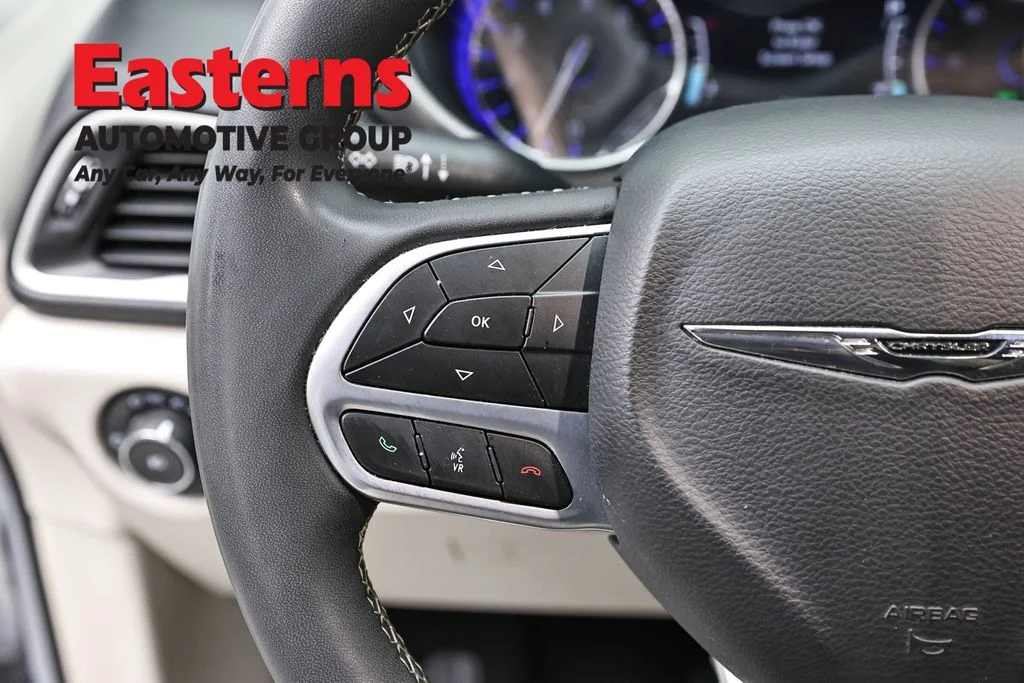 Used 2023 Silver Chrysler Touring L image 15