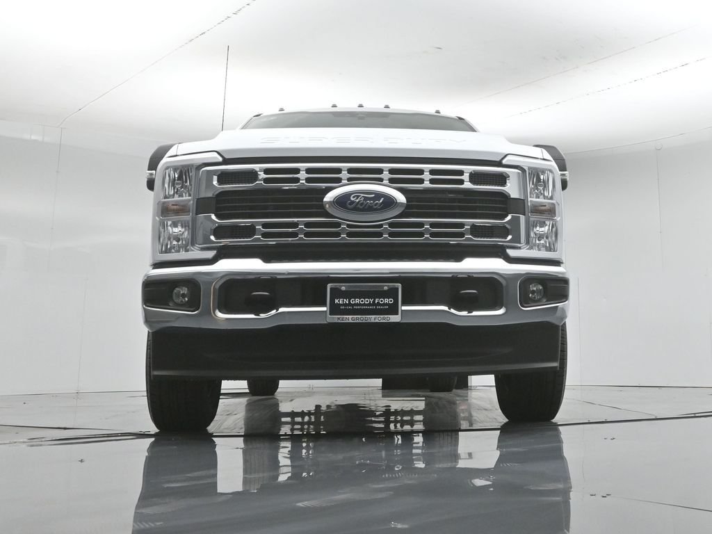 New 2026 Oxford White Ford XL image 41