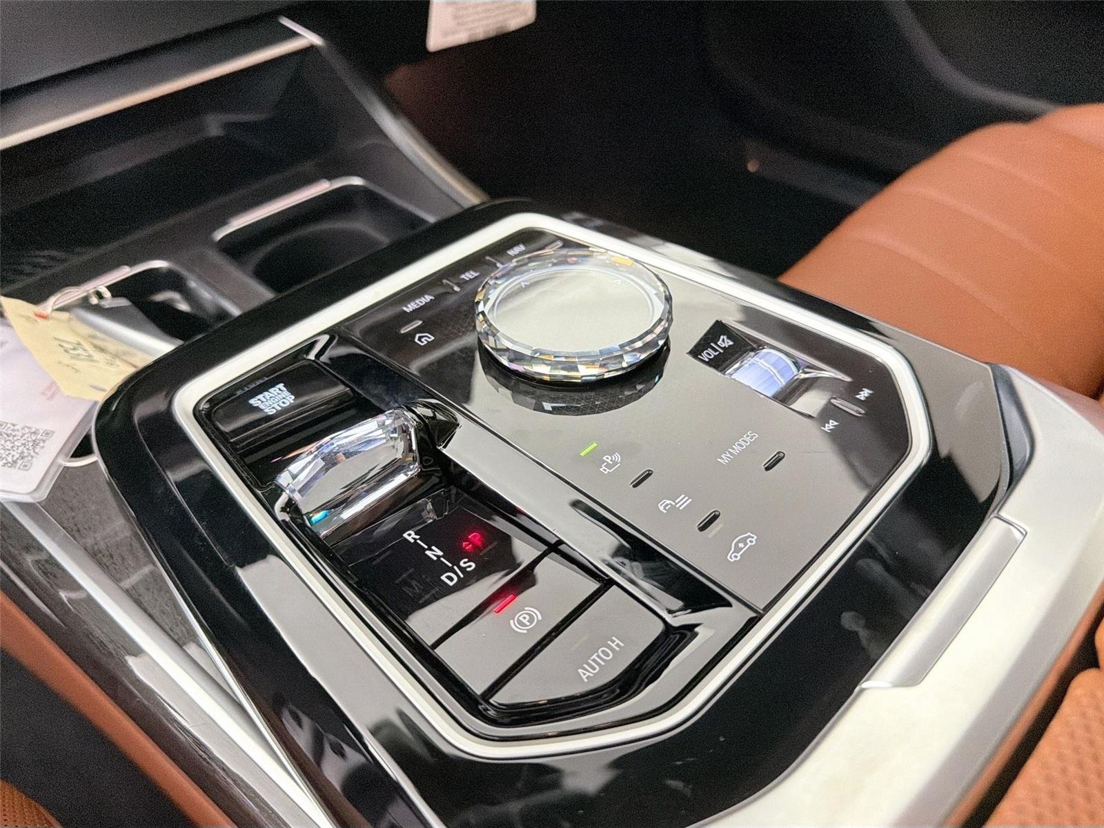 New 2026 Mineral White Metallic BMW 740i image 15