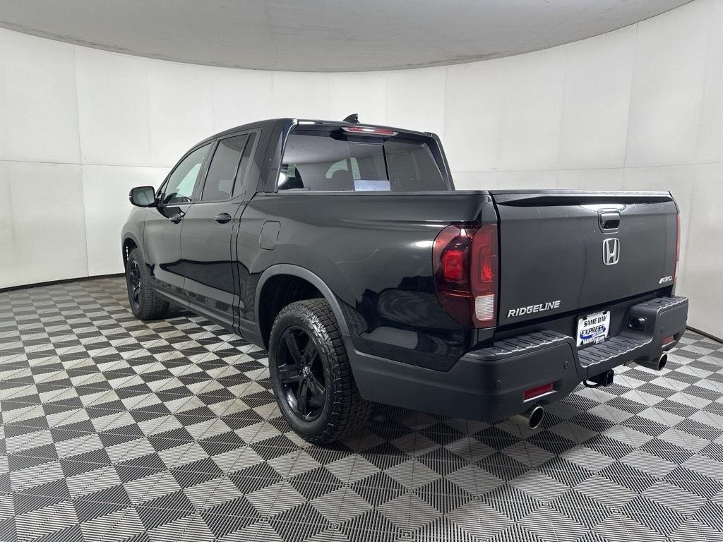 Used 2022 Crystal Black Pearl Honda Black Edition image 4