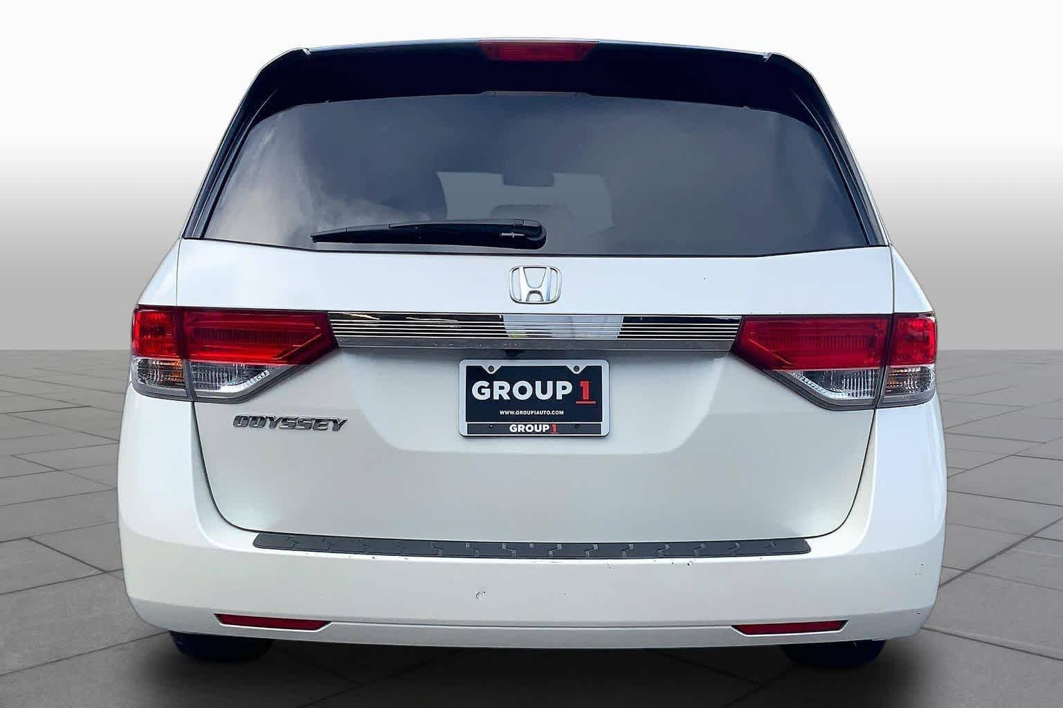 Used 2017 White Diamond Pearl Honda LX image 4