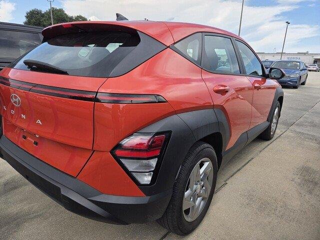 Used 2024 Soultronic Orange Pearl Hyundai SE image 4