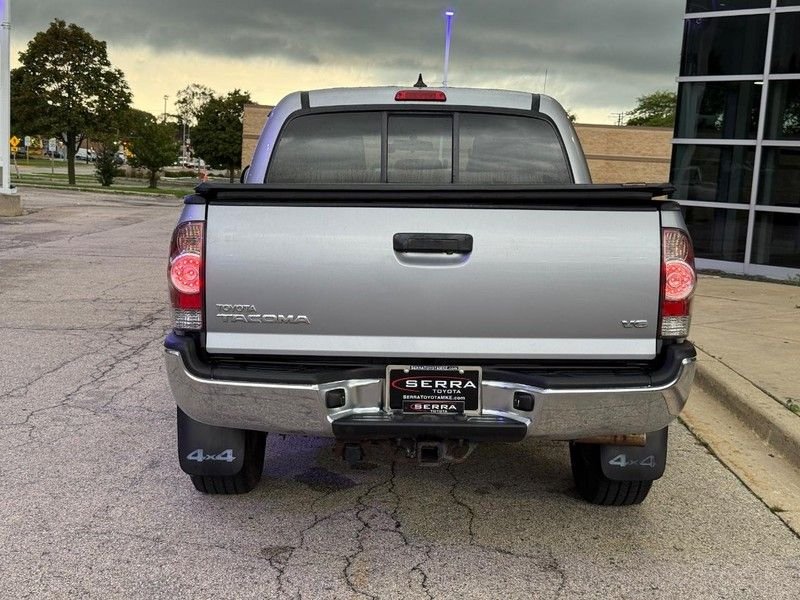 Used 2015 Silver Sky Metallic Toyota Base image 4