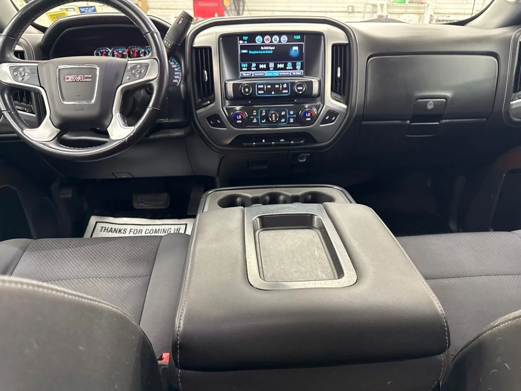 Used 2019 White GMC SLE image 17