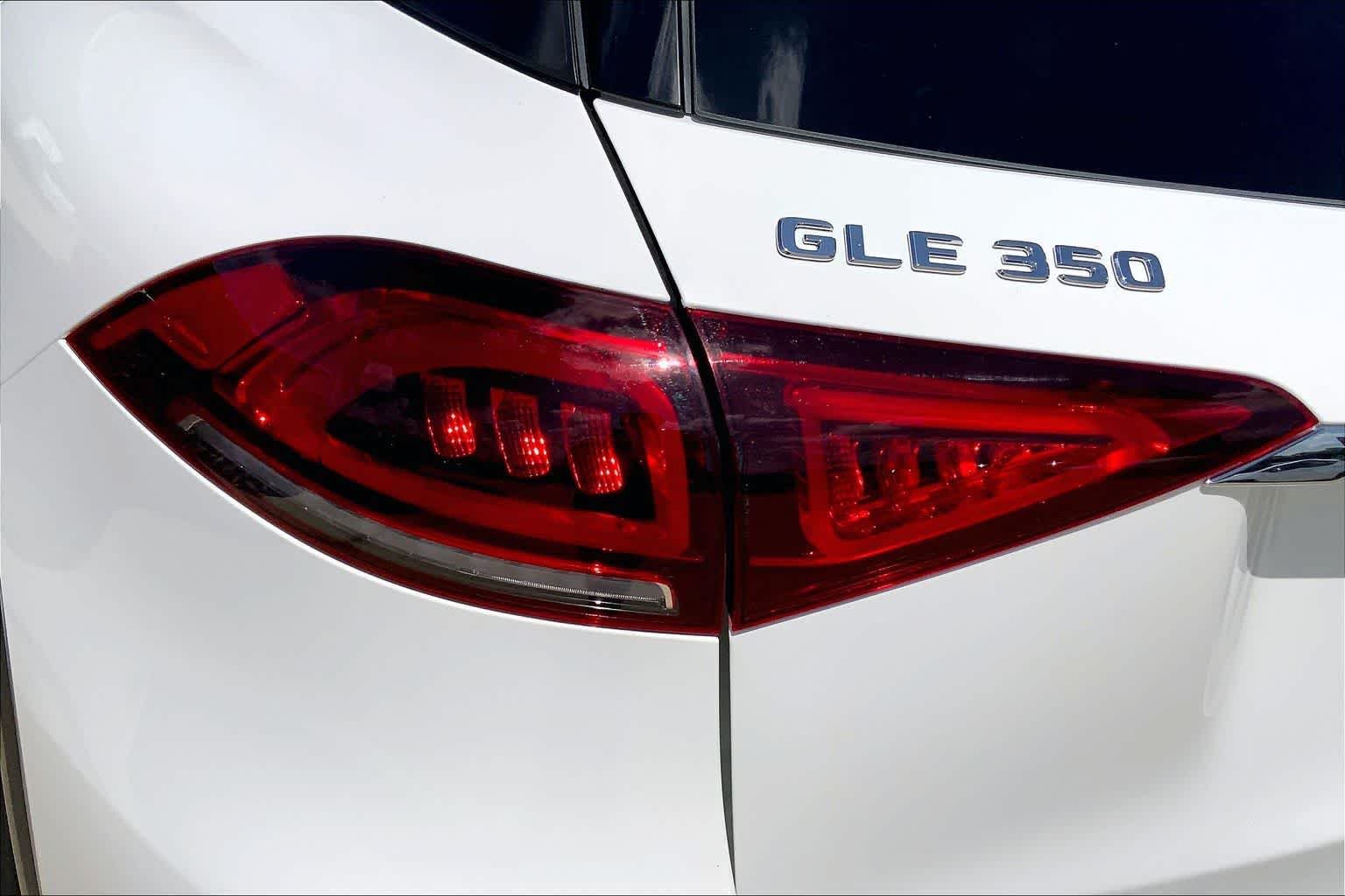 Used 2022 Polar White Mercedes-Benz GLE 350 image 27