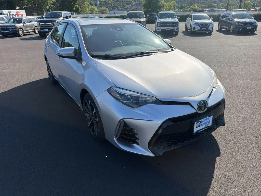 2017 Toyota Corolla XSE AT's photo