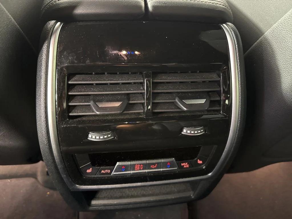 Used 2024 Black BMW xDrive40i image 22