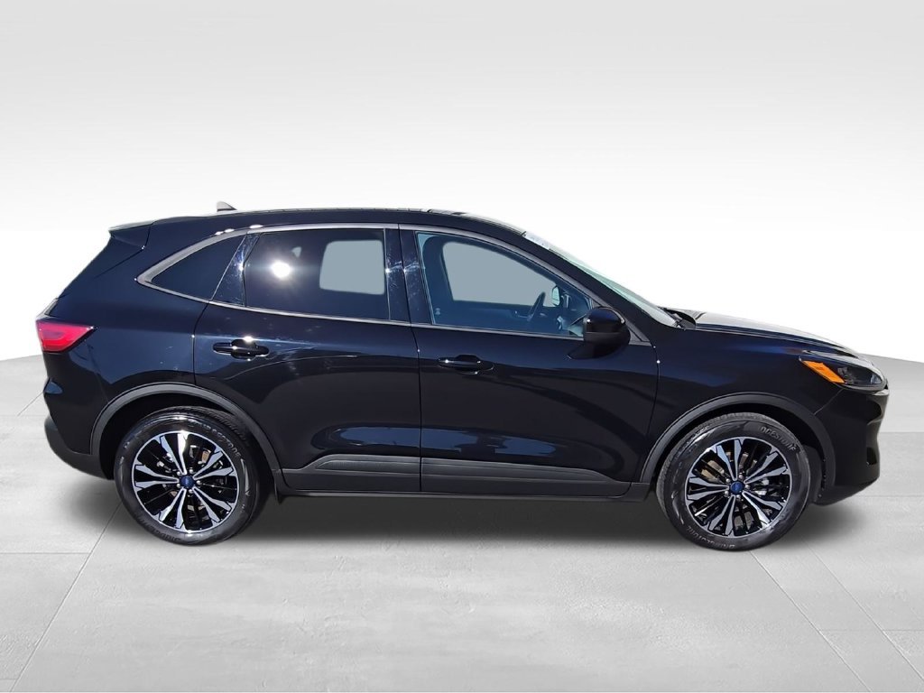 Used 2021 Black Ford SE image 9