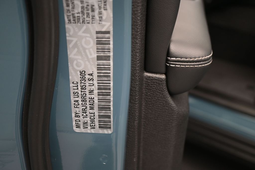New 2026 Steel Blue Exterior Paint Jeep Limited image 18