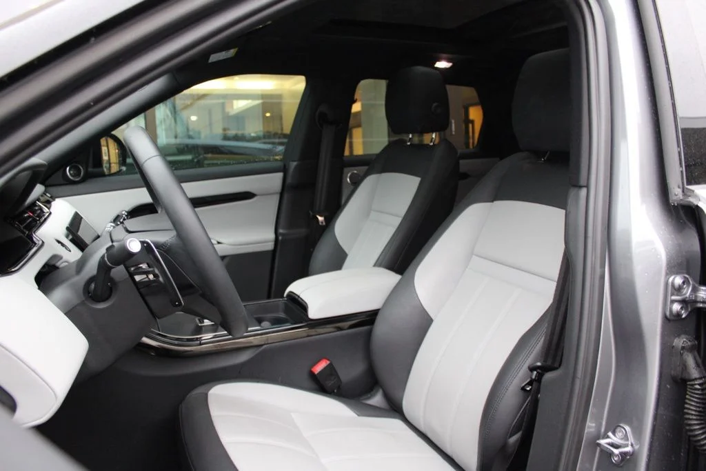 Certified Used 2026  Land Rover Dynamic image 6