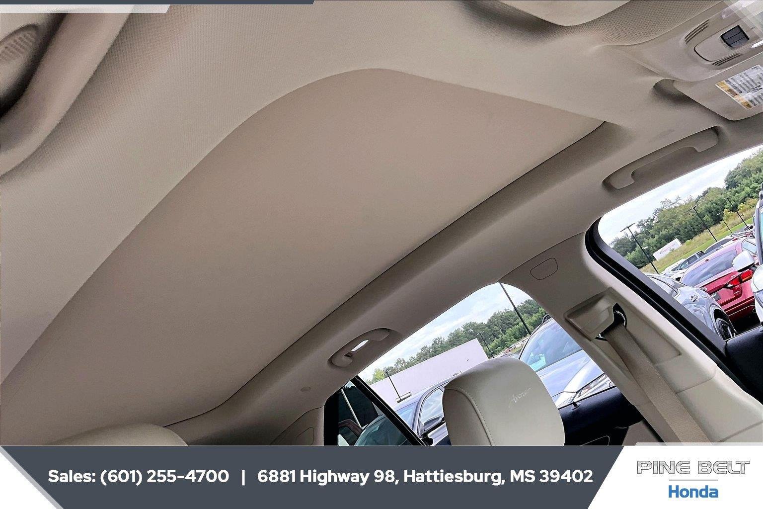 Used 2023 White Frost Tricoat Buick Avenir image 16
