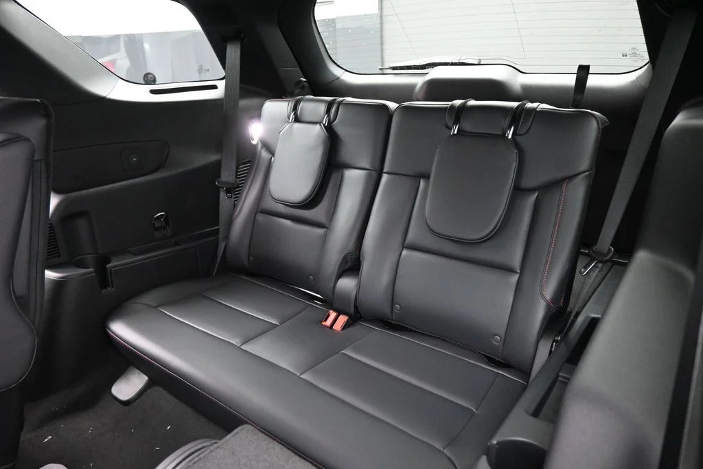 New 2026 Star White Metallic Tri-Coat Ford ST-Line image 18