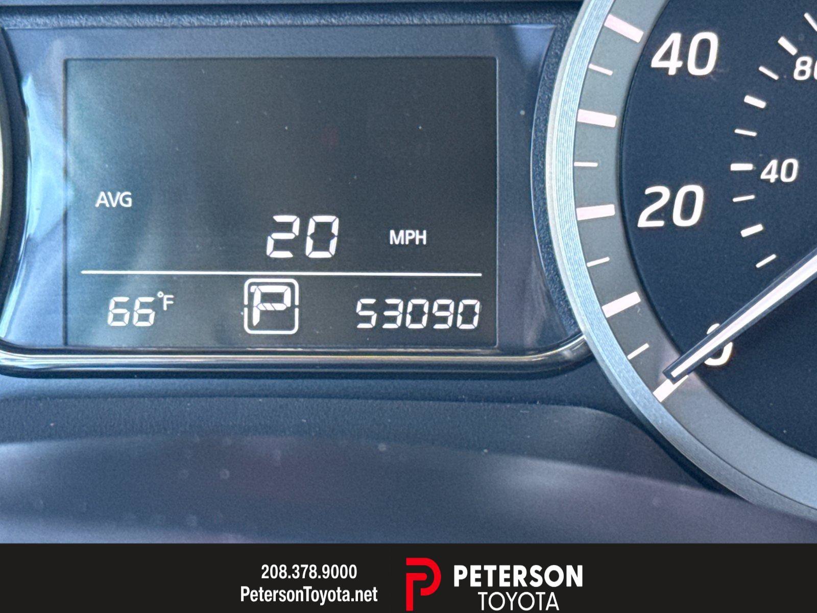 Used 2014 Silver Nissan SL image 24