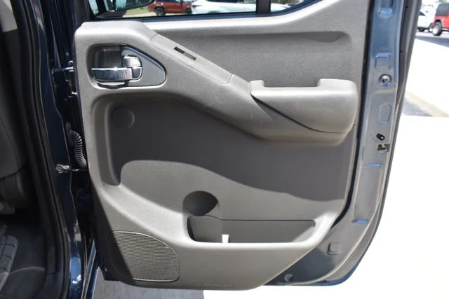 Used 2019 Blue Nissan PRO-4X image 16