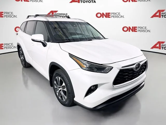 2025 Toyota Highlander XLE AWD's photo