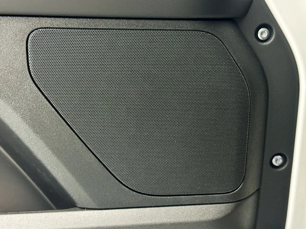 New 2026 Fuji White Land Rover X-Dynamic SE image 19