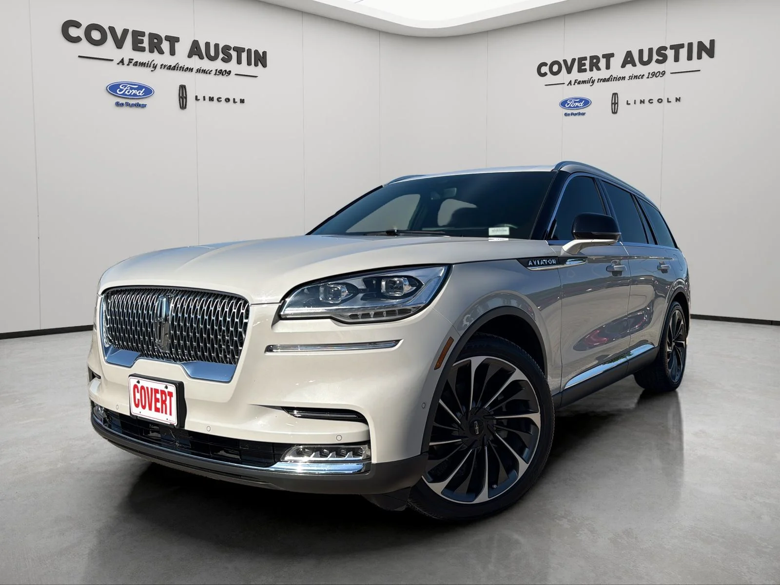 2023 Lincoln Aviator Reserve RWD's photo