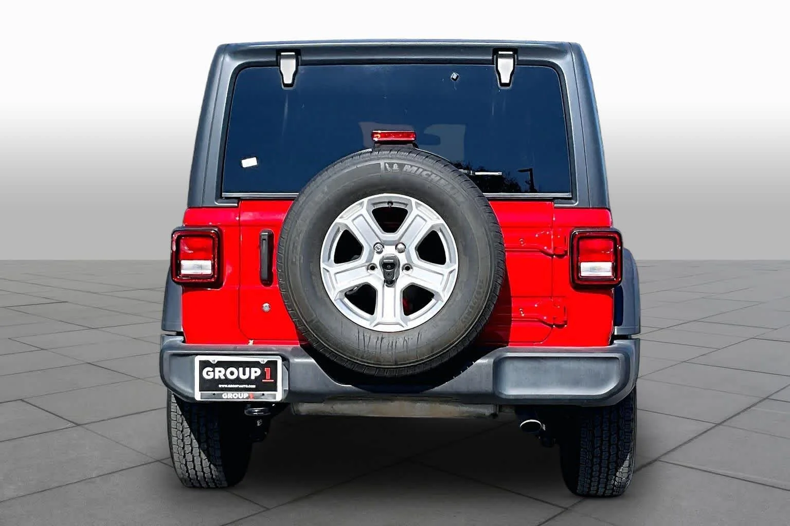 Used 2018 Firecracker Red Clearcoat Jeep Sport S image 5