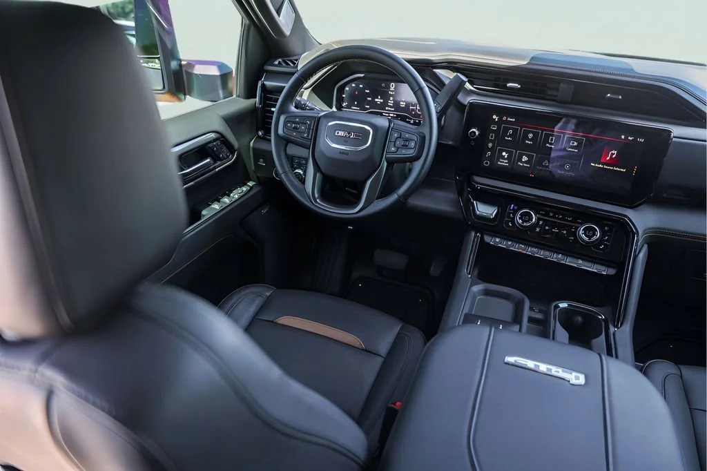 Used 2024 Sterling Metallic GMC AT4 image 29