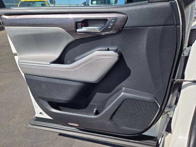 Used 2021 White Toyota Platinum image 13