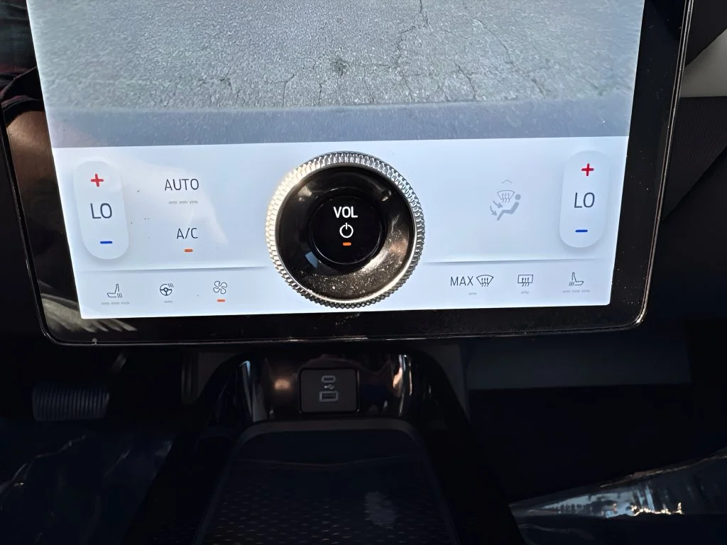 Used 2023 White Ford Premium image 21