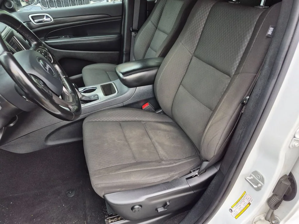 Used 2020 White Jeep Laredo E image 20