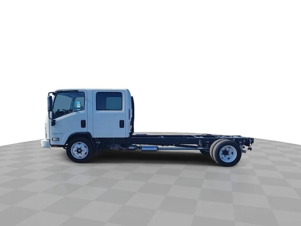 New 2025 Arc White Chevrolet 2WD Crew Cab 176" image 5