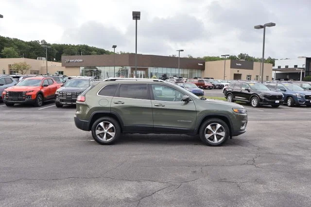 Used 2020 Green Jeep Limited image 8