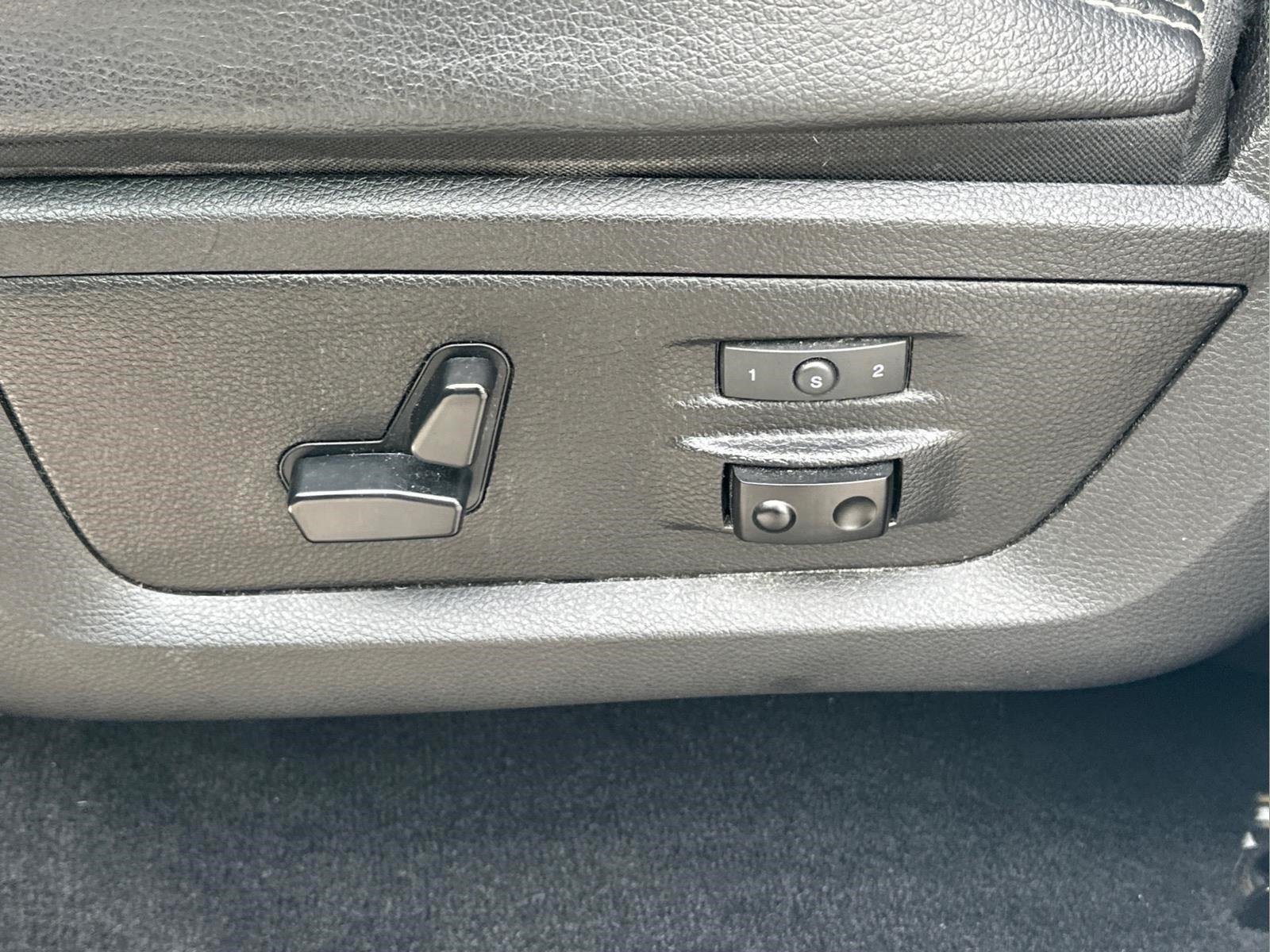 Used 2016 Bright White Clearcoat Ram Laramie image 21
