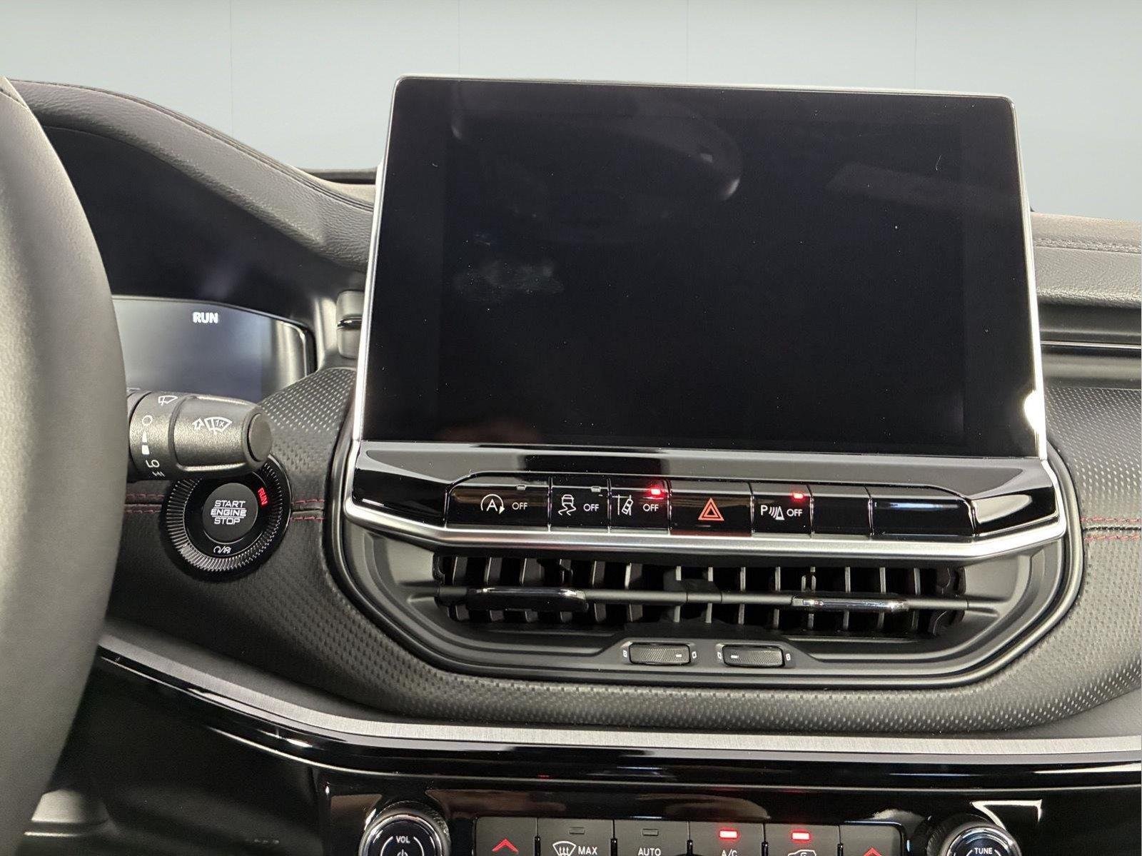 New 2026 Bright White Clear-Coat Exterior Paint Jeep Trailhawk image 10