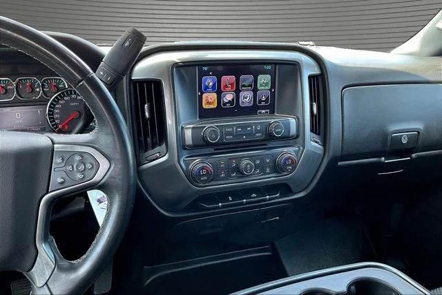 Used 2018 White Chevrolet LT image 10