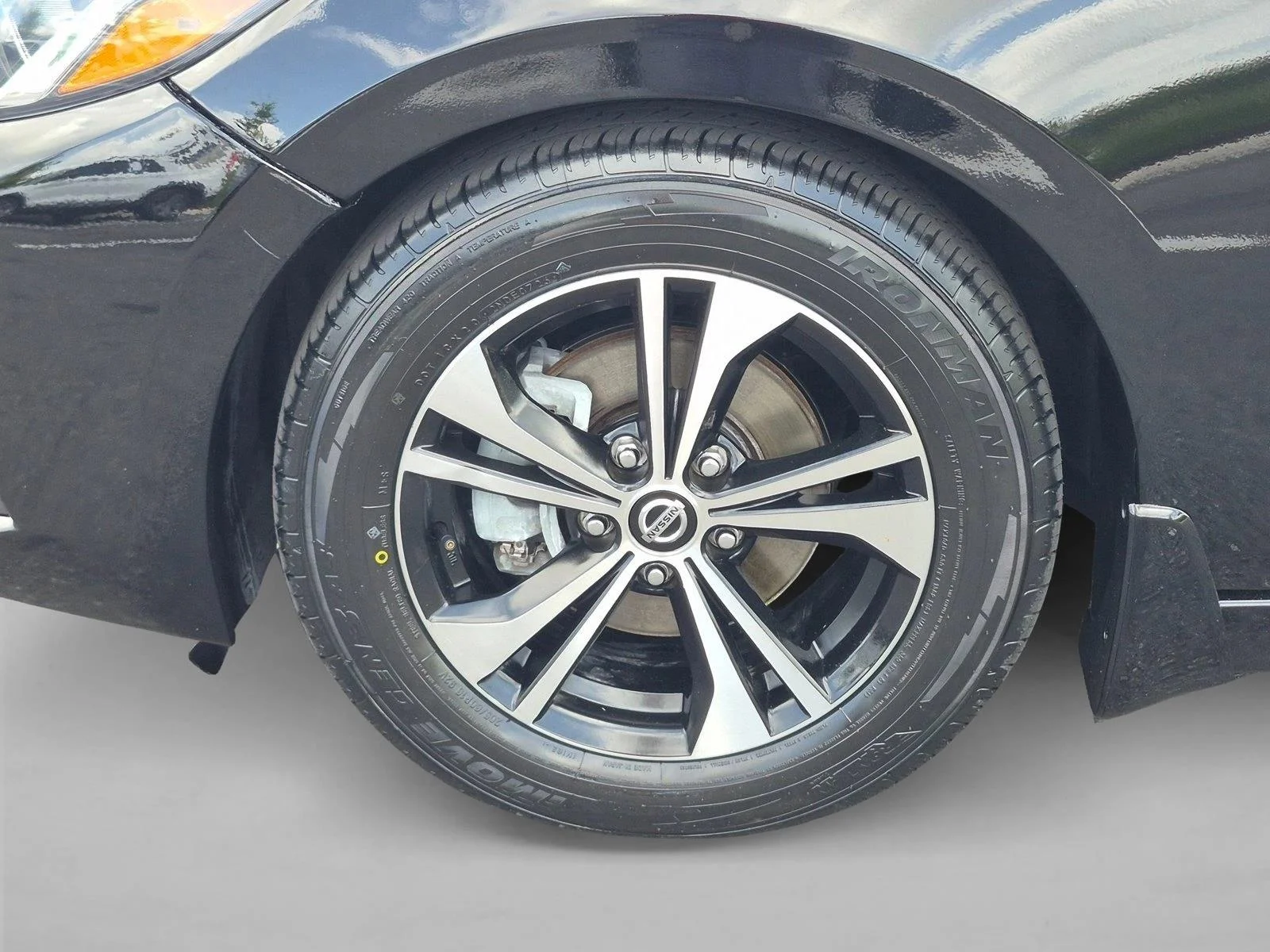 Used 2022 Super Black Nissan SV image 21