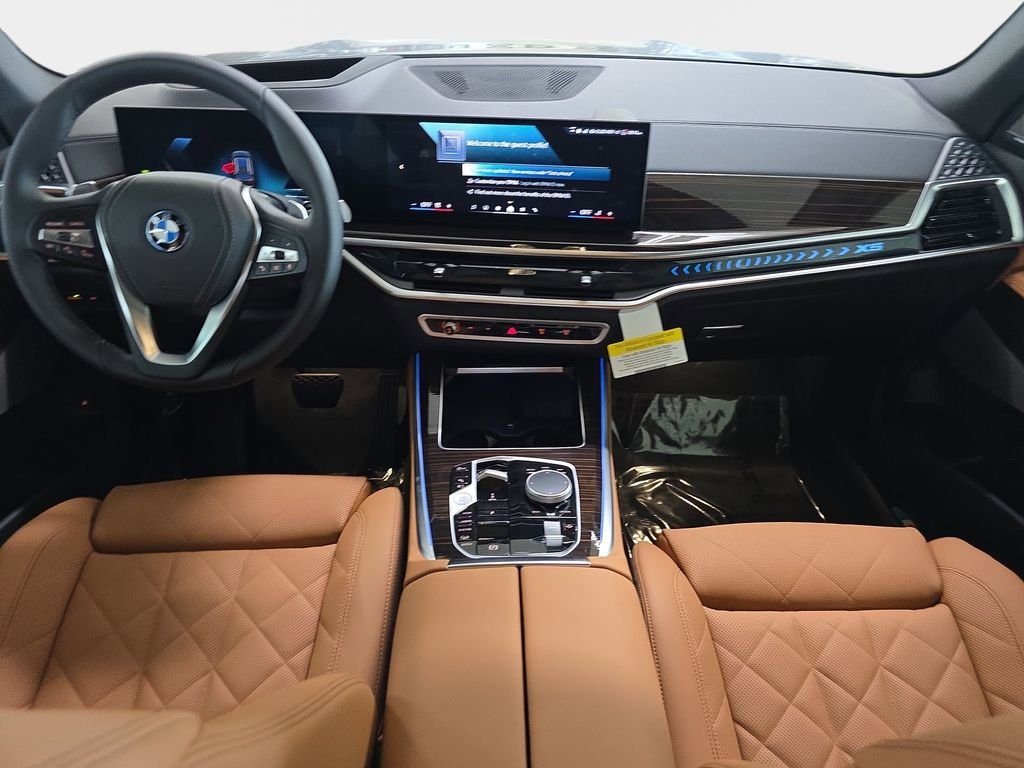 New 2026 Manhattan Green Metallic BMW xDrive50e image 8