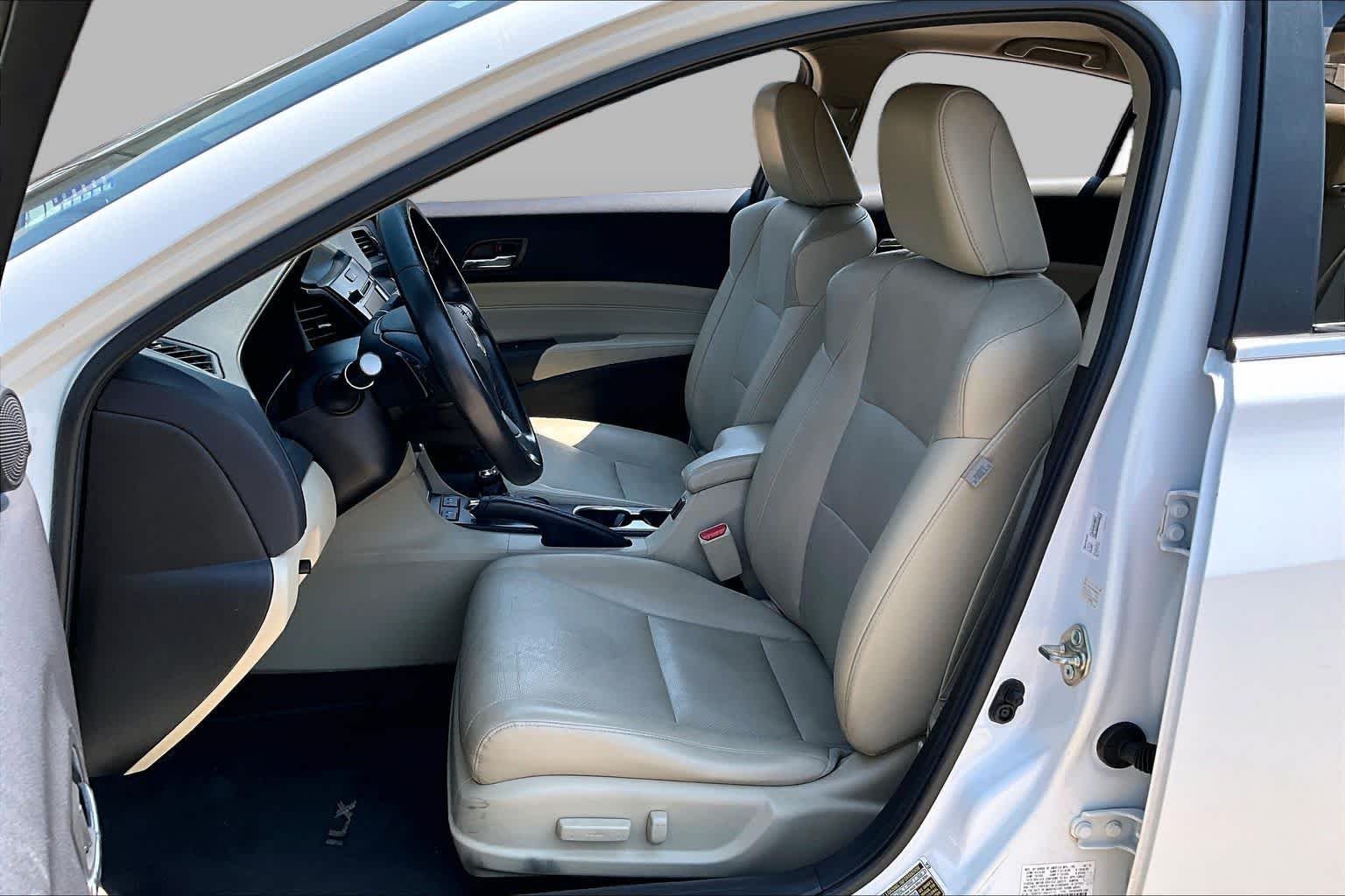 Used 2017 Bellanova White Pearl Acura w/Premium Pkg image 8