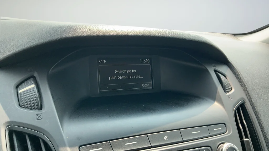 Used 2018 Silver Ford SE image 10