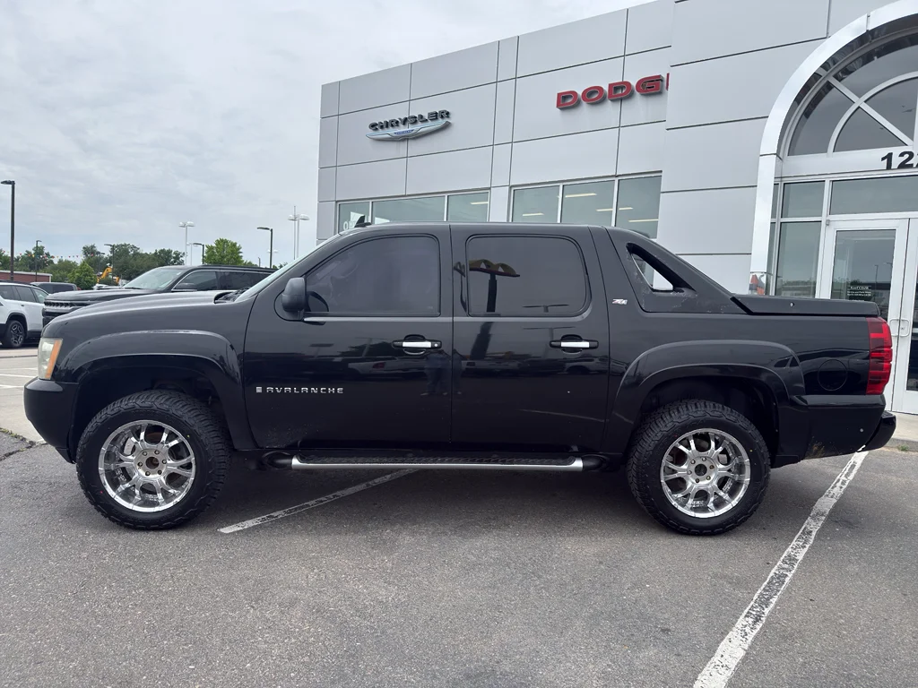 Used 2008 Chevrolet Avalanche  with VIN 3GNFK12388G146436 for sale in Yuma, CO