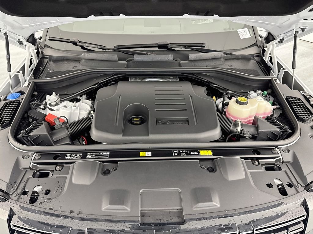 New 2027 Fuji White Land Rover SE image 32