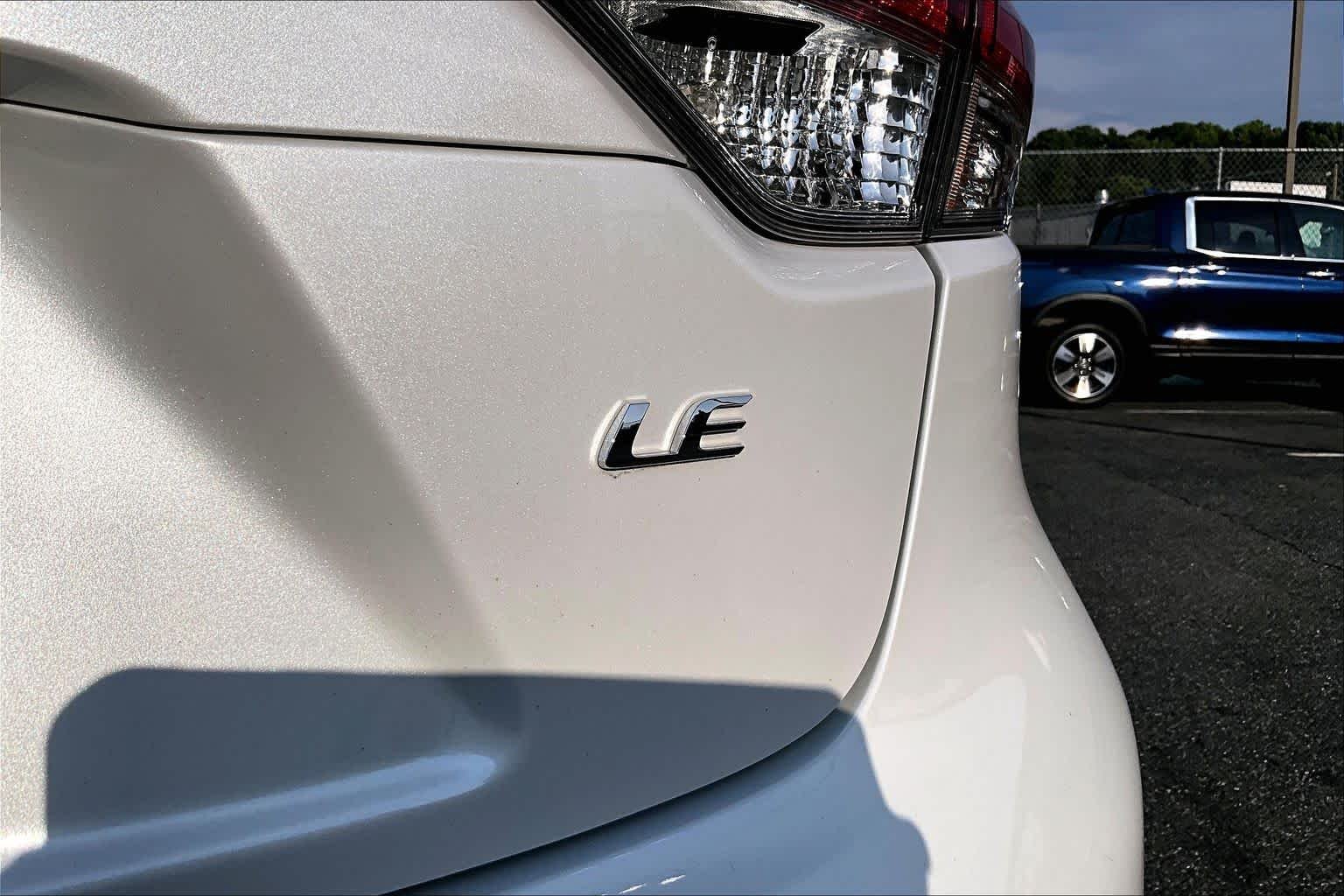 Used 2025 Wind Chill Pearl Toyota LE image 10