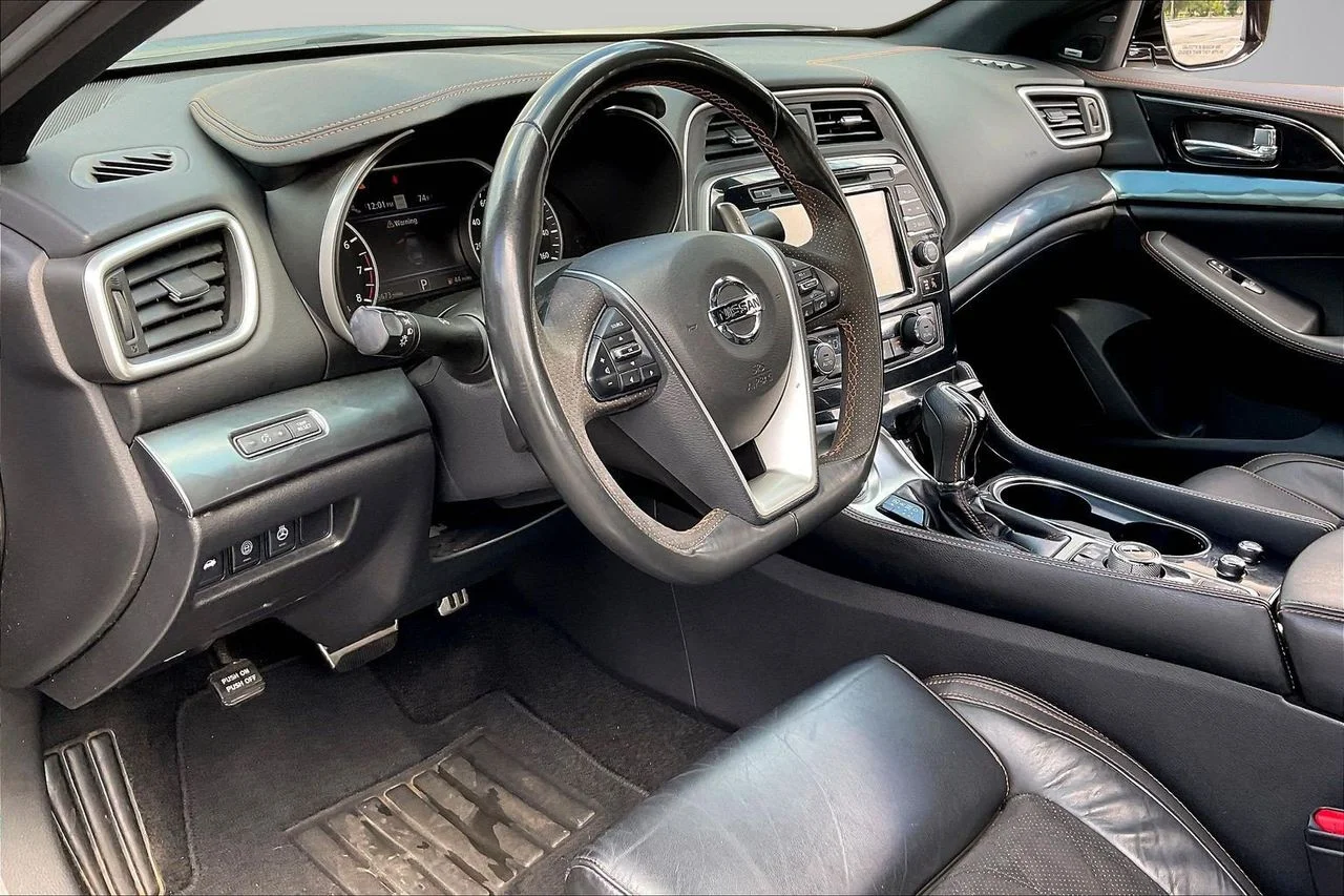 Certified Used 2021 Gray Nissan SR image 20