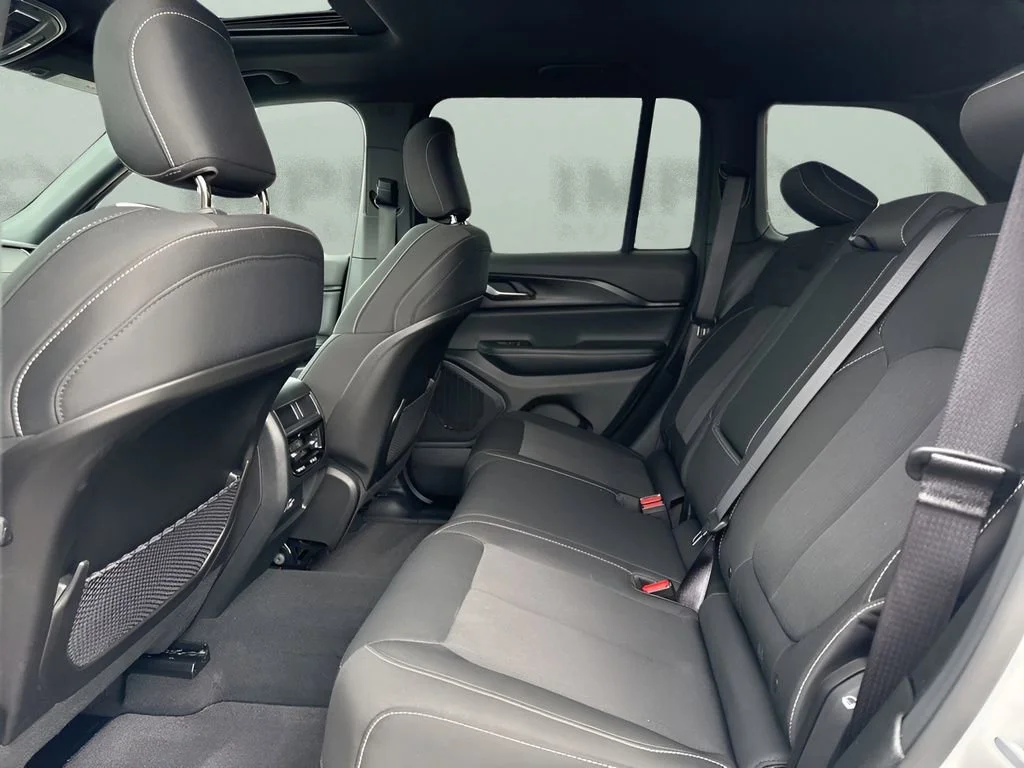 Used 2025 White Jeep Laredo X image 12